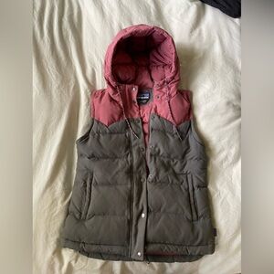 Patagonia women’s  bivy Hooded Vest - Gray and Pink